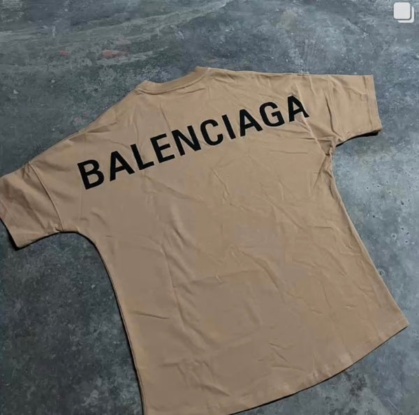 CAMISETA BALENCIAGA OVERSIZED BEIGE